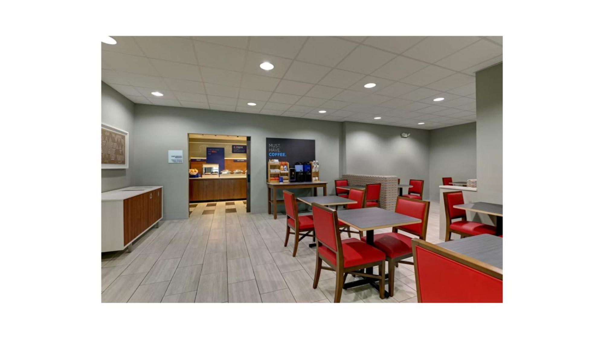 Express By Ihg Hotel 2*