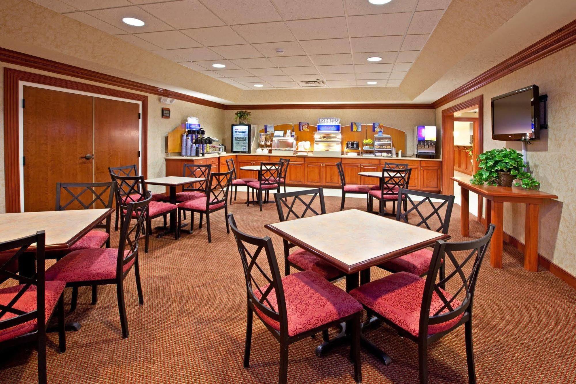 Hotel Express By Ihg Campbellsville