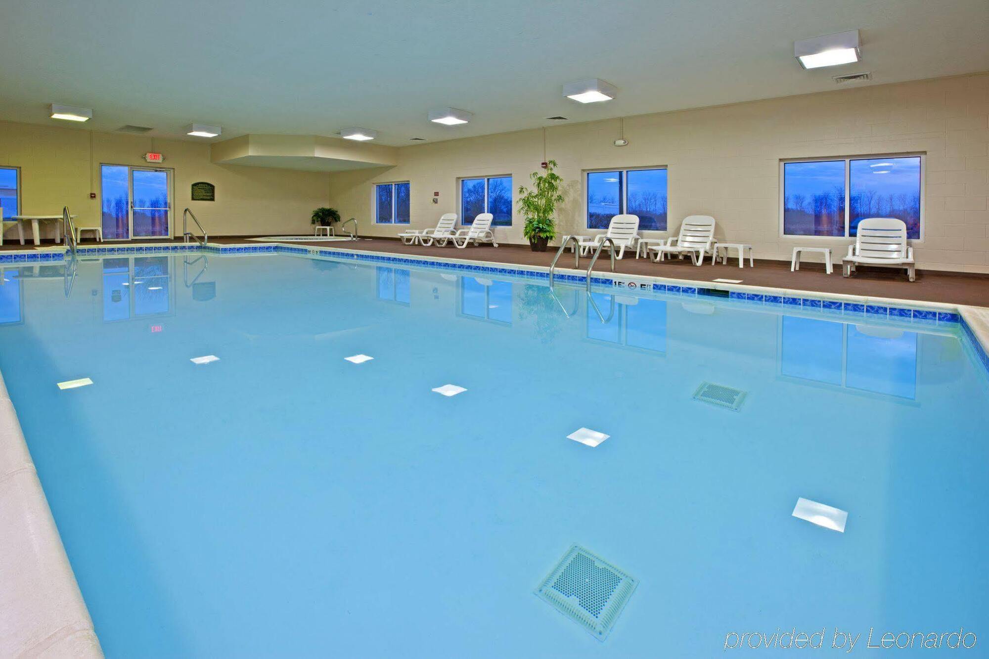 Express By Ihg Hotel 2*